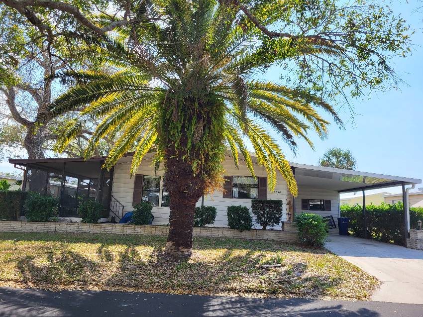 Sarasota, FL Mobile Home for Sale located at 5554 Yarmouth Lane Camelot Lakes Village